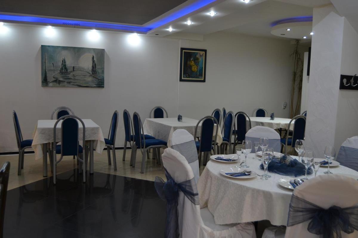 Lira Excellent Nis Hotel Buitenkant foto