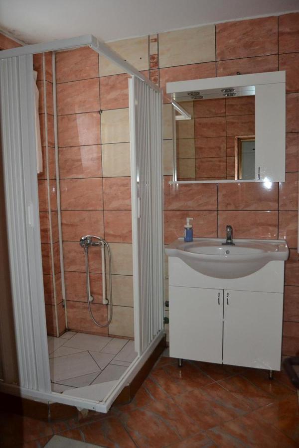 Lira Excellent Nis Hotel Buitenkant foto